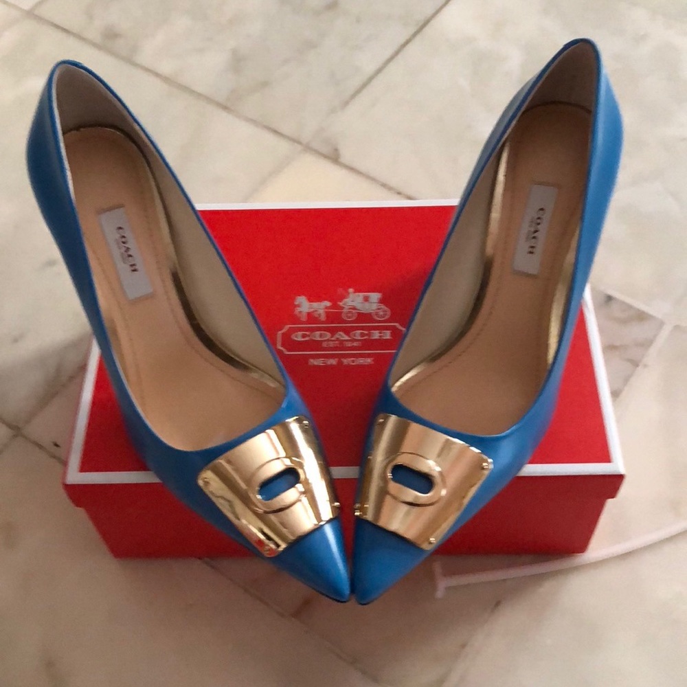 COACH SYDNEY SPAZZALATO PUMP IN FRENCH BLUE